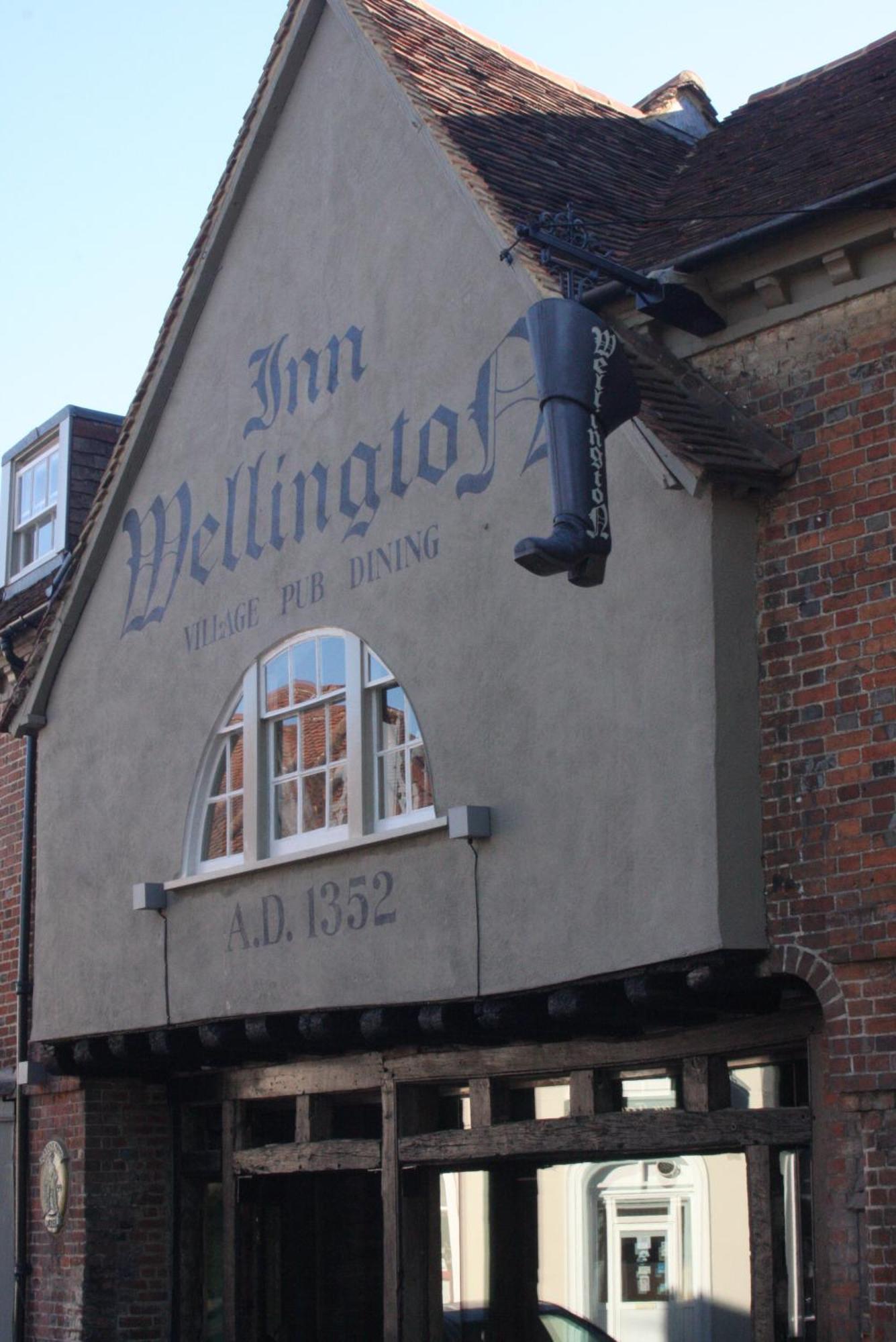 The Wellington Hotel Welwyn ภายนอก รูปภาพ